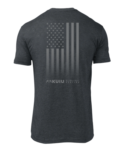 KUIU Vertical Flag Logo T-Shirt | Charcoal