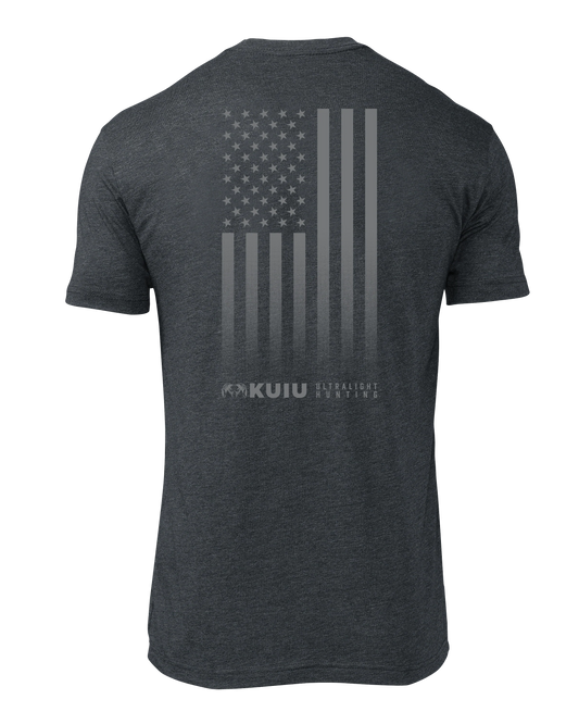 KUIU Vertical Flag Logo T-Shirt | Charcoal