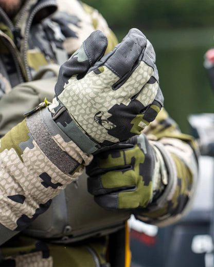 Precision Glove | Vias